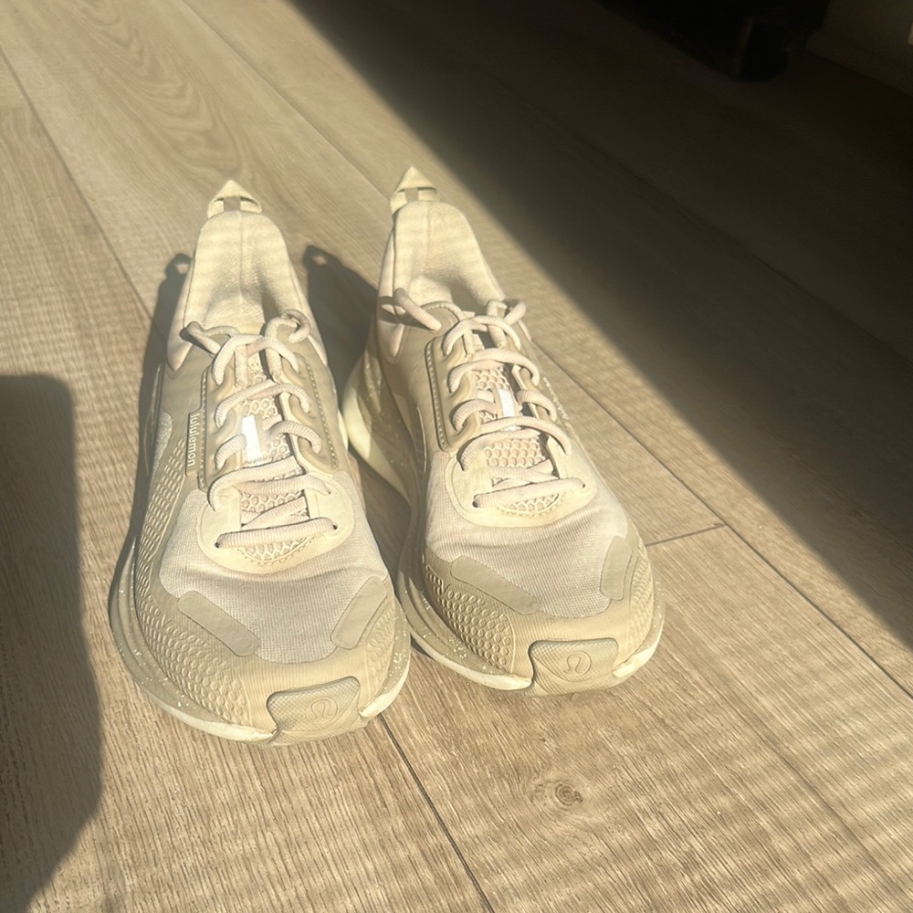 Lululemon Athletica Cream Athletic Shoes with Textured Design - Picture 3 of 4